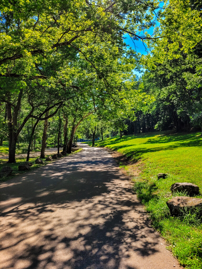 Deep Well Trailhead and Entrance at Percy Warner Park